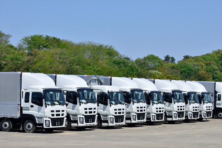 《和泉市》週払いOK・大型車での冷蔵冷凍食品の拠点間輸送ドライバー！（Web面接OK・曜日固定休み）