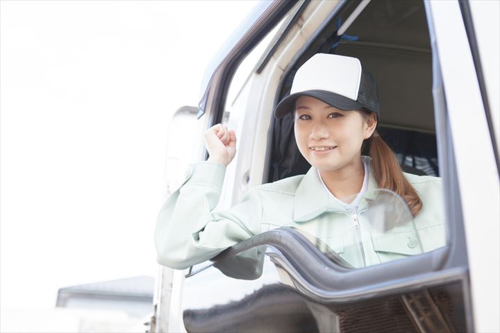 《三鷹市》週払いOK・2ｔ車での可燃、不燃ごみの回収ドライバー！（土日休み・高収入・助手つき）