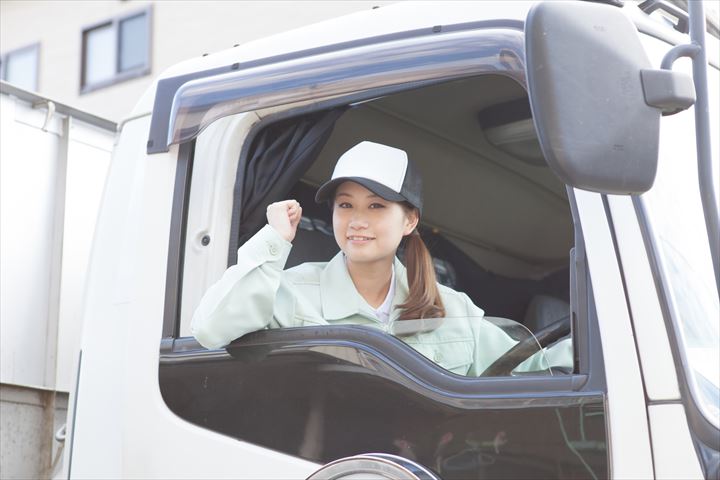 《小牧市》週払いOK・4ｔ増トン車での工場やセンターへの塗料などの配送ドライバー！（高時給・土日祝休み）