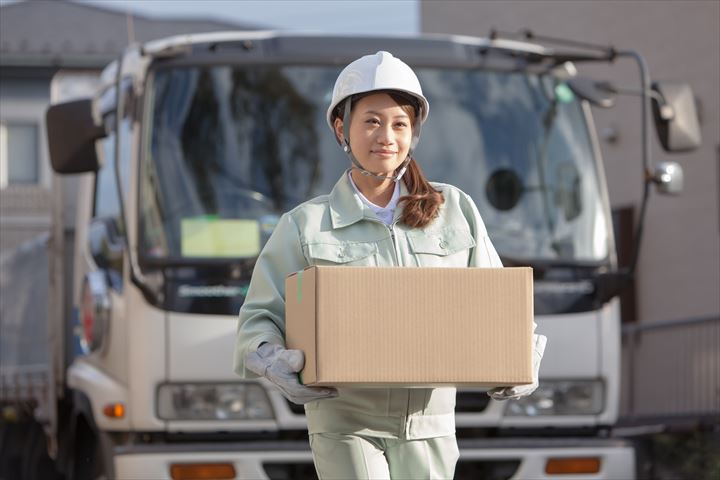 《大阪市大正区》週払いOK・4ｔ車での会場への建設機材等の配送ドライバー！（高時給・土日祝休み）