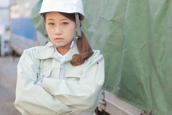 《名古屋市西区》週払いOK・2ｔ～4ｔ平車での建築現場からの廃材回収ドライバー！（高収入・土日祝休み）