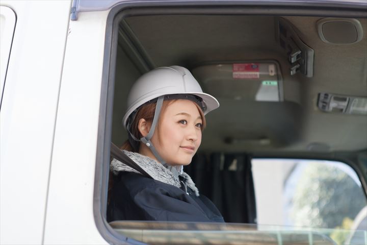 《板橋区》週払いOK・3ｔパッカー車での古紙などの回収ドライバー！（Web面接OK・高収入）