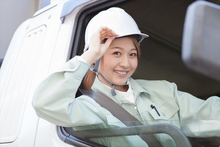 《名古屋市名東区》週払いOK・2ｔ車での電材の店舗配送ドライバー！（土日祝休み・日勤帯）