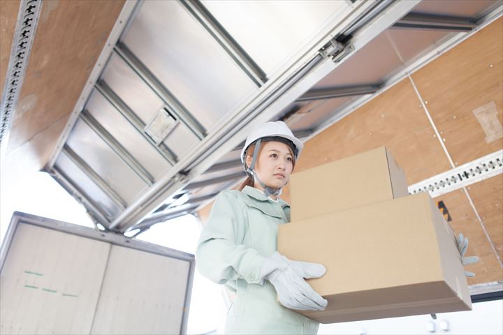 《安城市》週払いOK・大型ウイング車での自動車部品の配送ドライバー！（土日休み・残業ほぼなし）