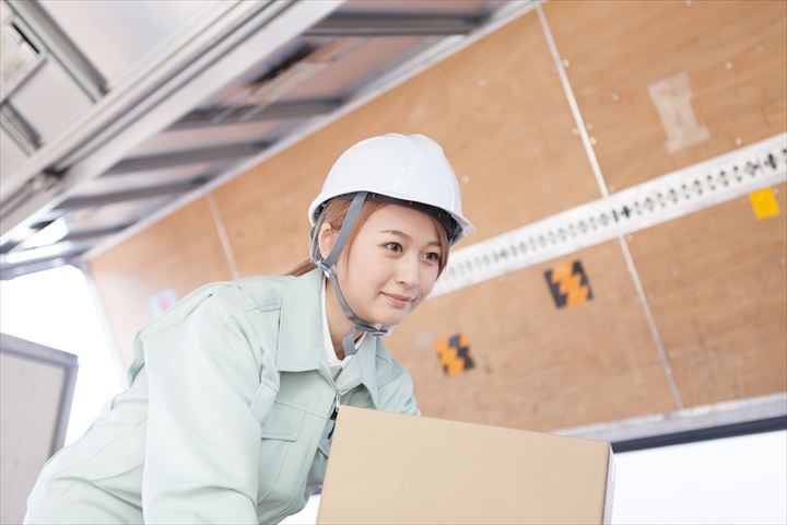 《碧南市》週払いOK・大型車での自動車部品のセンター間配送ドライバー！（土日祝休み・高時給）