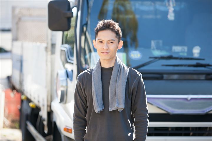 《岩沼市》週払いOK・4ｔ車での常温商品の店舗配送ドライバー！（ルート配送・週休2日）