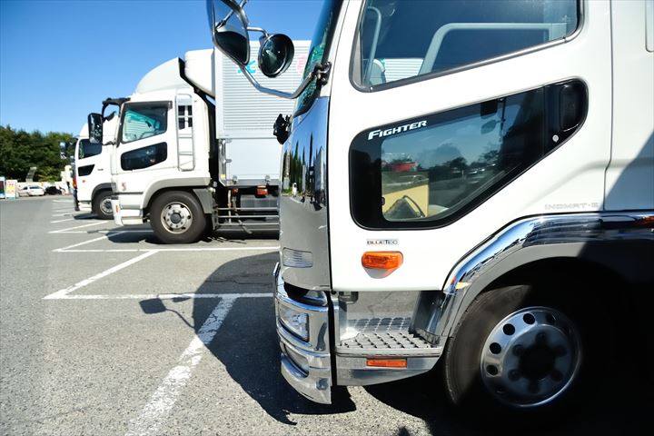 《佐野市》週払いOK・3ｔ車でのチルド、冷凍食品の病院や施設への配送ドライバー！（Web面接OK・高時給）