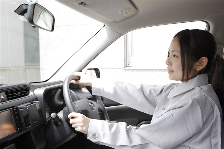 《豊田市》週払いOK・軽バンでのカップ型自動販売機への飲料補充ドライバー！（未経験歓迎・週2～3日）