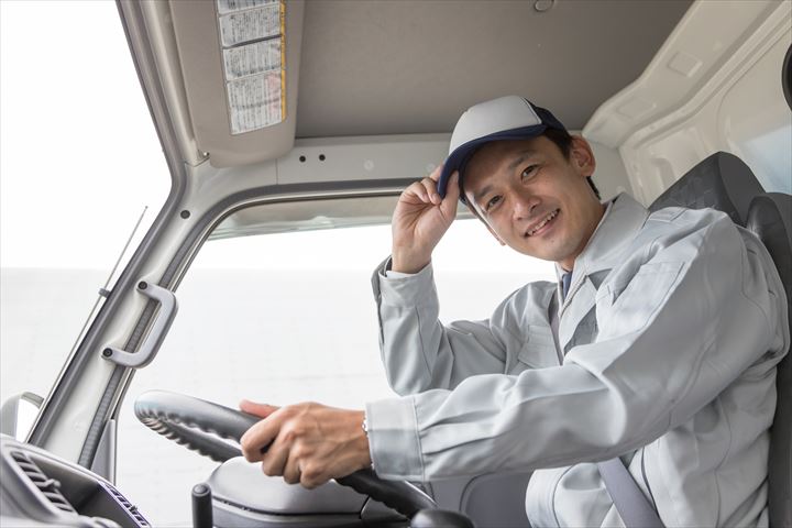 《板橋区》週払いOK・2ｔ車での企業向け一般貨物の集配ドライバー！（Web面接OK・高時給）