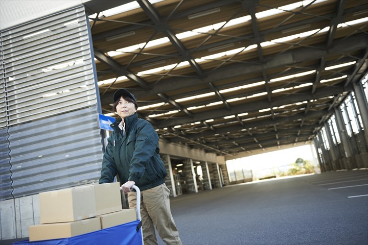 《練馬区》週払いOK・ハイエースでの青果物の店舗配送ドライバー！（Web面接OK・高収入）