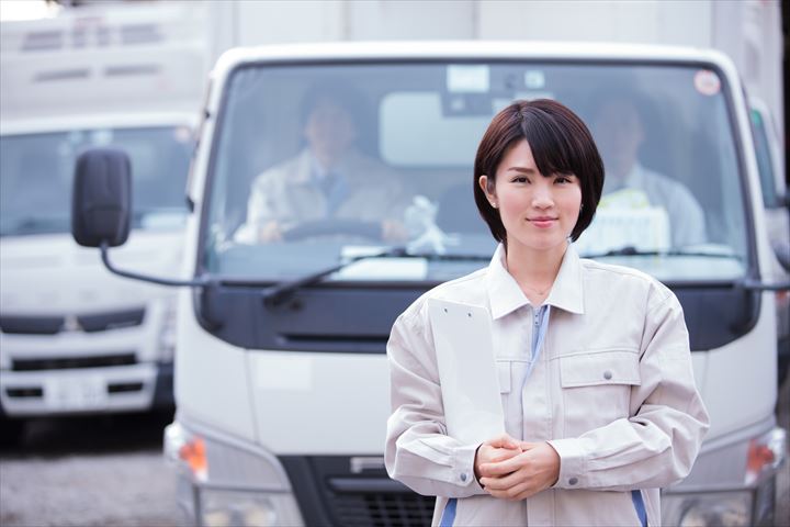 《八潮市》週払いOK・2ｔ車での食品のルート配送ドライバー！（Web面接OK・高収入）