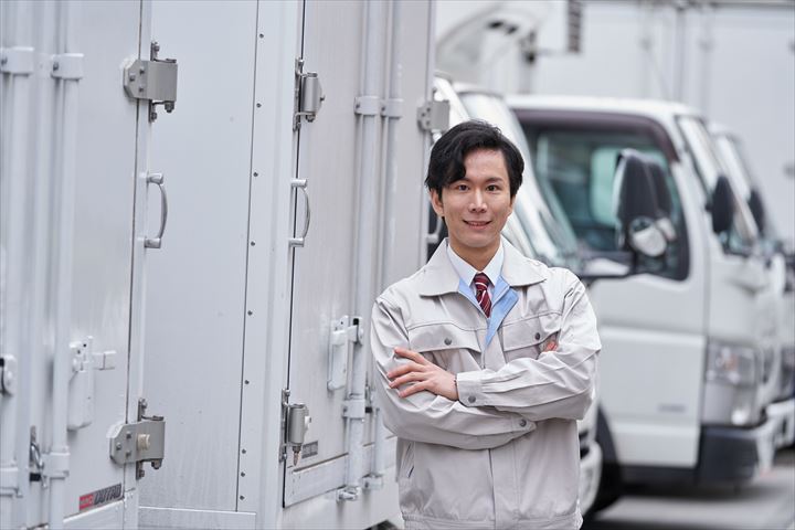 《高座郡寒川町》週払いOK・3ｔ車でのセンターや問屋への乳製品の配送ドライバー！（Web面接OK・高時給）