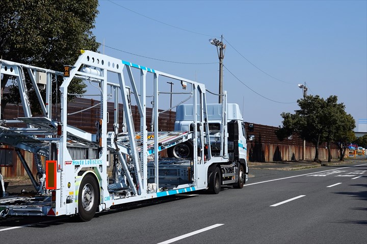 《三木市》週払いOK・大型車での車両の陸送ドライバー！（Web面接OK・高時給）