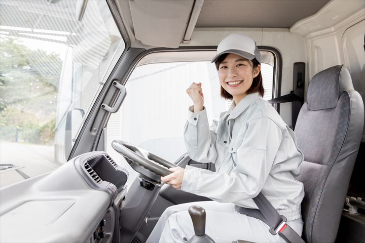 《練馬区》週払いOK・3ｔ車での樹脂製品の倉庫間配送ドライバー！（高時給・WワークOK）
