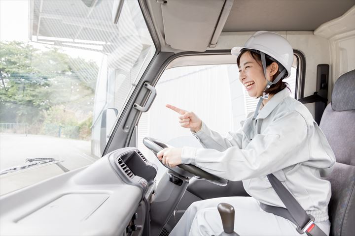 《甲賀市》週払いOK・1BOX～2ｔ車でのタイヤの配送ドライバー！（曜日固定休み・高時給）