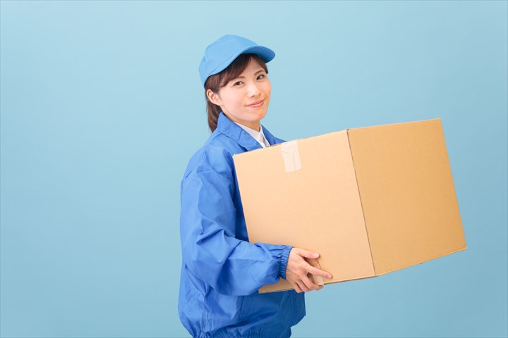 《さいたま市南区》週払いOK・2ｔ車でのアクリル板の配送ドライバー！（土日祝休み・残業ほぼなし）