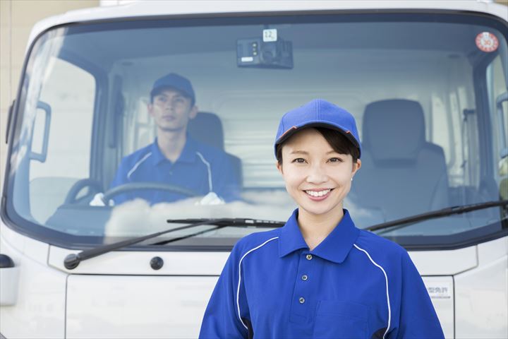 《名古屋市緑区》週払いOK・4ｔ車での段ボールや雑誌等の古紙の回収ドライバー！（トラック未経験OK・土日休み）