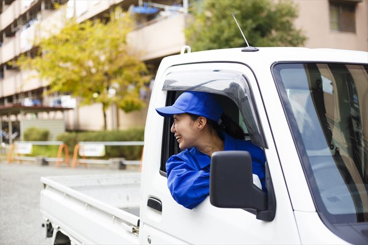 《茨木市》週払いOK・1ｔ車での建設業者への建築や土木資材全般の配送ドライバー！（Web面接OK・高時給）