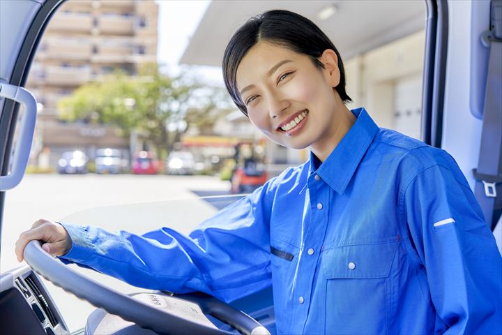 《府中市》週払いOK・1.5ｔ車での電気機器の配送ドライバー！（Web面接OK・土日祝休み）