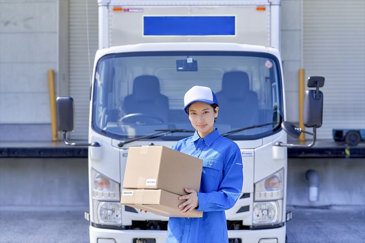 《入間郡三芳町》週払いOK・3ｔ車でのチルド商品の店舗配送ドライバー！（Web面接OK・週休2日）