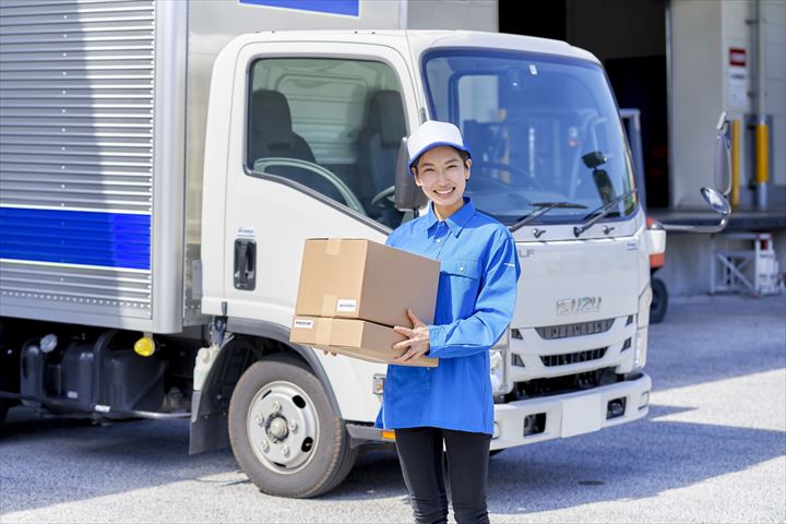 《大阪市住之江区》週払いOK・4ｔ車での冷蔵、冷凍食品の店舗配送ドライバー！（Web面接OK・日勤）