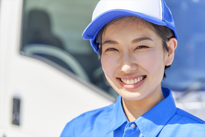 《中央区》週払いOK・1ｔ～2ｔ車での市場への生鮮品配送ドライバー！（Web面接OK・高収入）