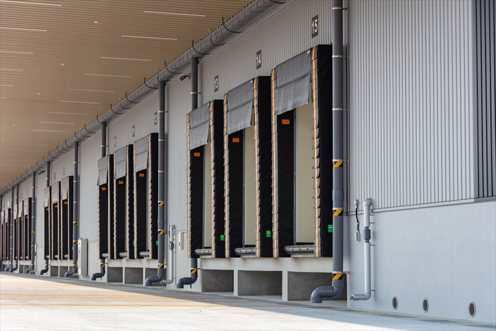 《習志野市》週払いOK・大型車での雑貨や食品等のセンター間配送ドライバー！（高収入・カゴ使用）