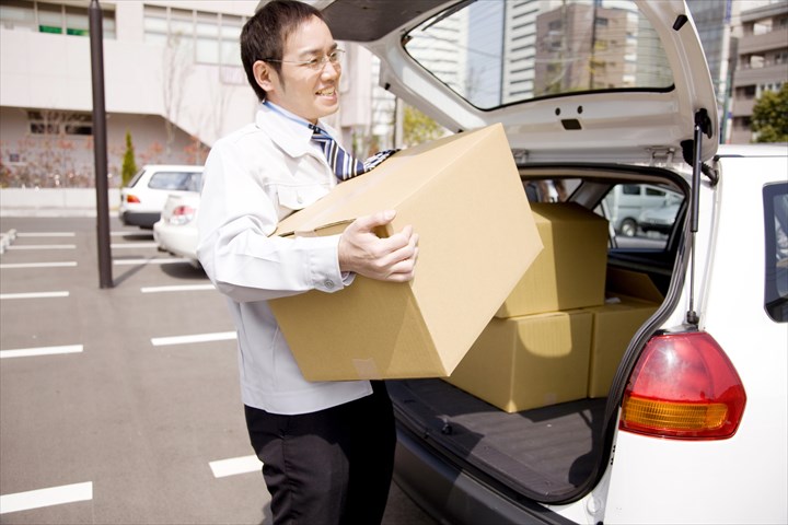 《姫路市》週払いOK・普通車での現場への建材などの配送ドライバー！（普通免許・未経験歓迎）