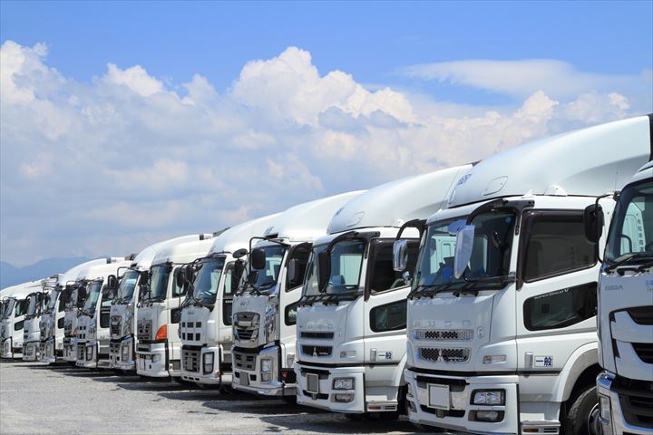 《船橋市》週払いOK・4ｔ車でのセンターへの福祉用具の配送ドライバー！（Web面接OK・高時給）