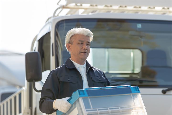 《江東区》週払いOK・3.5ｔパッカー車での企業向け産廃回収ドライバー！（Web面接OK・高時給）