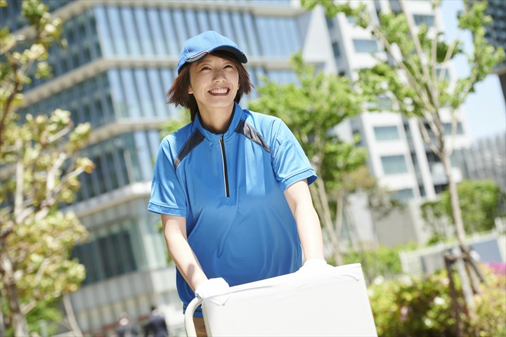 《川崎市川崎区》週払いOK・個人宅への商品配達スタッフ！（未経験OK・短時間9:30～15:00）