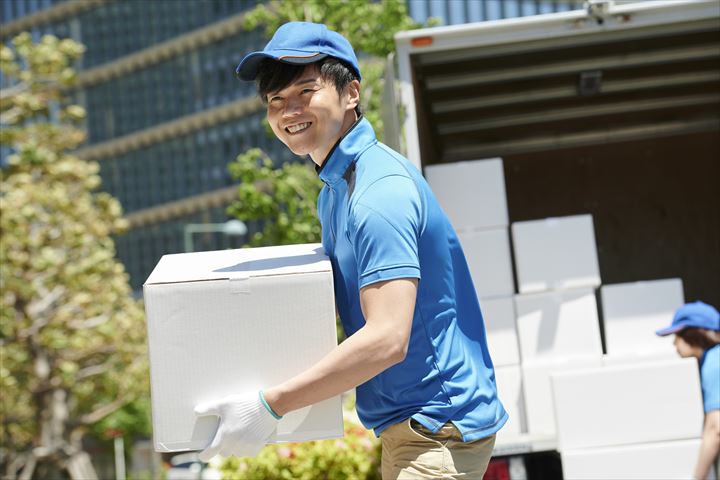 《美濃加茂市》週払いOK・4ｔ車での企業向け集配ドライバー！（高時給・土日祝休み）