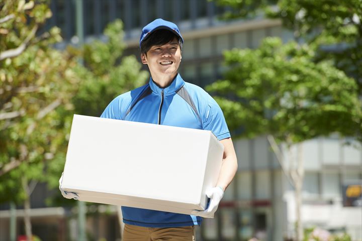 《日向市》週払いOK・2ｔ車での企業向け一般貨物の集配ドライバー！（土日祝休み・日勤）