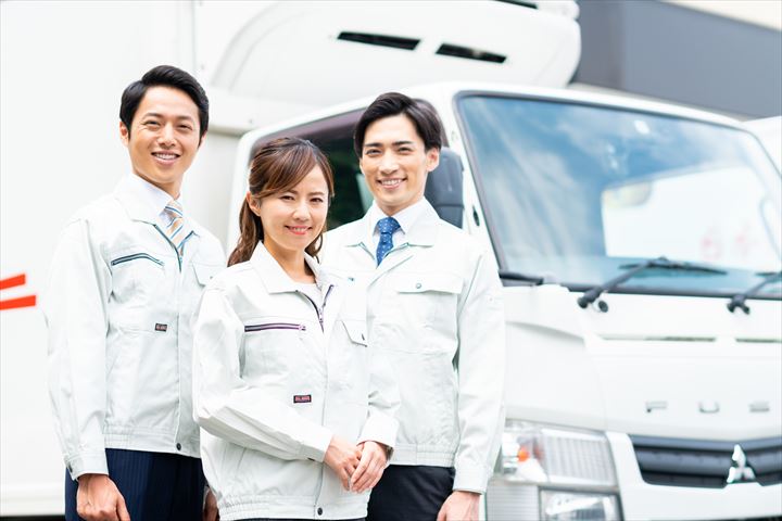 《寝屋川市》週払いOK・2ｔ車でのお弁当やサンドウィッチなどのコンビニ配送ドライバー！（Web面接OK・高収入）