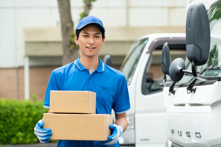 《北足立郡伊奈町》週払いOK・2ｔ車での一般雑貨や家電の店舗配送ドライバー！（Web面接OK・高時給）