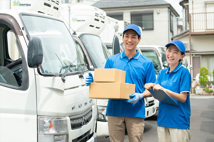 《福岡市東区》週払いOK・2ｔ車での企業向け一般貨物の集配ドライバー！（土日祝休み・日勤）