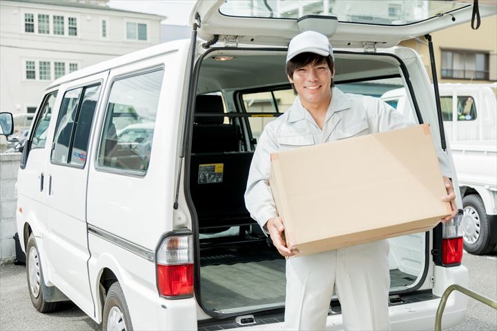 《鈴鹿市》週払いOK・1BOX車での工場への塗料の原料などのルート配送ドライバー！（土日祝休み・日勤）