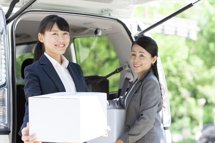 《練馬区》週払いOK・普通車でのレンタル倉庫の利用者の送迎と荷物の運搬ドライバー！（Web面接OK・高時給）