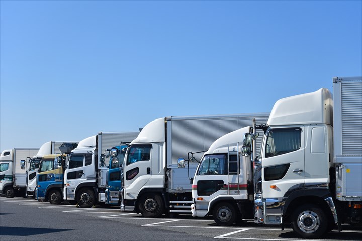 《京田辺市》週払いOK・3ｔ～4ｔ車でのチルドや米飯商品のコンビニ配送ドライバー！（Web面接OK・高収入）