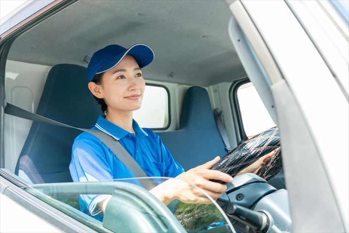 《岐阜市》週払いOK・2ｔ車での小中学校と保育園への牛乳の配送ドライバー！（土日祝休み・未経験歓迎）