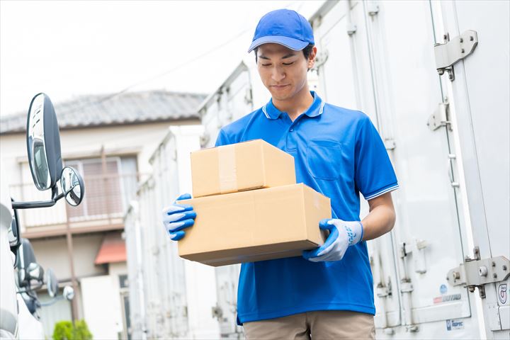 《川崎市川崎区》週払いOK・4ｔ増トン車での店舗等へ菓子類の配送ドライバー！（Web面接OK・高収入）