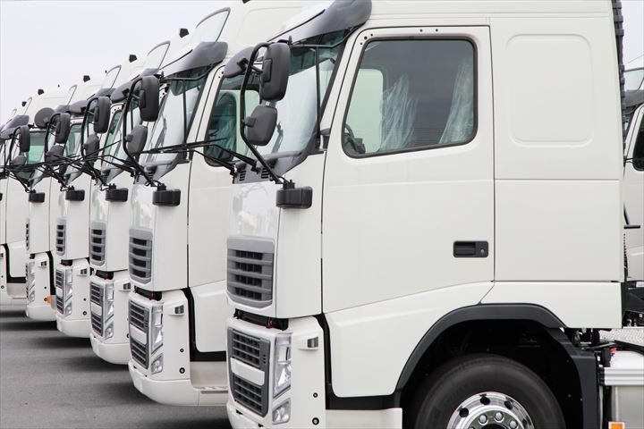 《立川市》週払いOK・3ｔ車での建築現場への建築資材の配送ドライバー！（Web面接OK・週休2日）