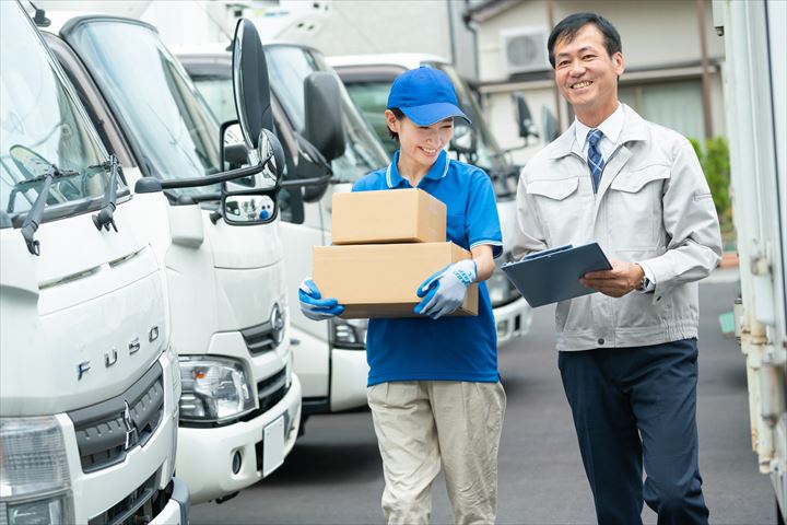 《高槻市》週払いOK・4ｔ車での乳製品のセンター間配送ドライバー！（Web面接OK・ルート配送）