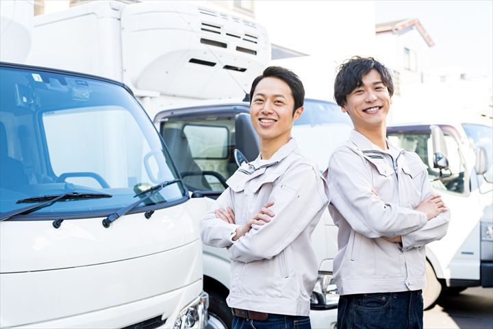 《横浜市都筑区》週払いOK・2ｔ車でのチルド品のコンビニ配送ドライバー！（Web面接OK・高時給）