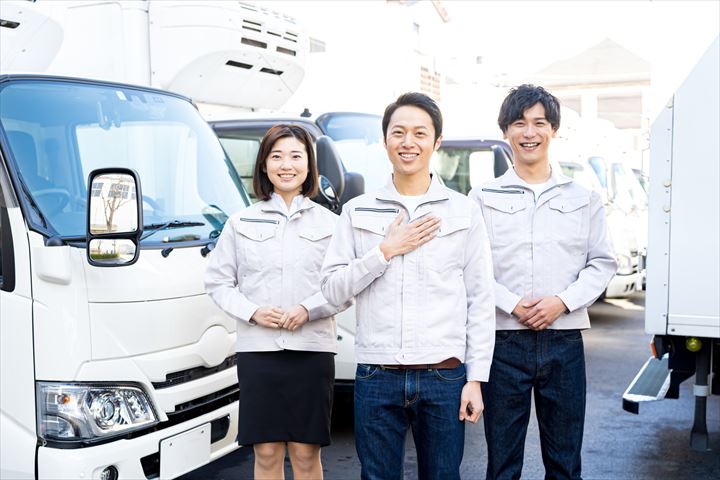 《伊丹市》週払いOK・2ｔ車でのパン製品の店舗配送ドライバー！（Web面接OK・高時給）