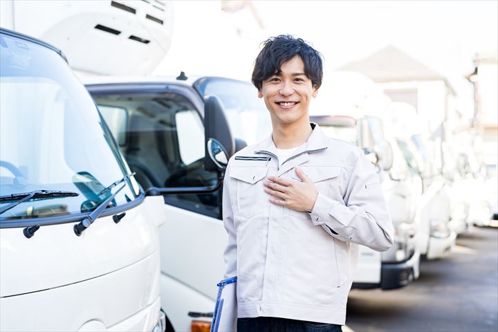 《船橋市》週払いOK・2ｔ～3ｔ車でのスーパーへのチルド品配送ドライバー！（週休2日・夜勤帯）