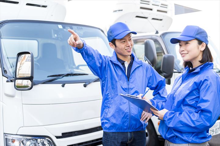 《久世郡久御山町》週払いOK・4ｔ車でのスーパーへの食品配送ドライバー！（シニアOK・週休2日）