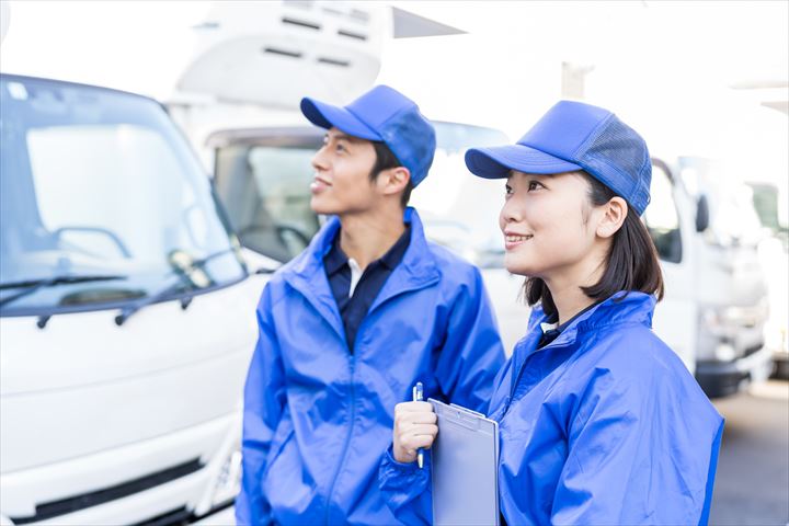 《浜松市中央区》週払いOK・4ｔ車での企業向け一般貨物の集配ドライバー！（Web面接OK・高収入）