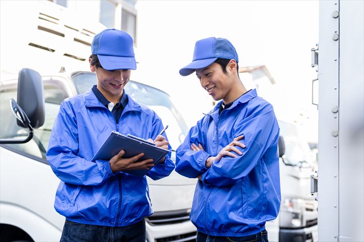 《大阪市城東区》週払いOK・2ｔ車での業務用食材の店舗配送ドライバー！（Web面接OK・土日休み）