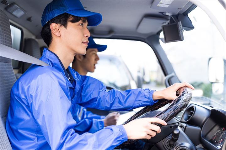 《千葉市花見川区》週払いOK・3ｔ車での冷凍食品の店舗配送ドライバー！（Web面接OK・高収入）